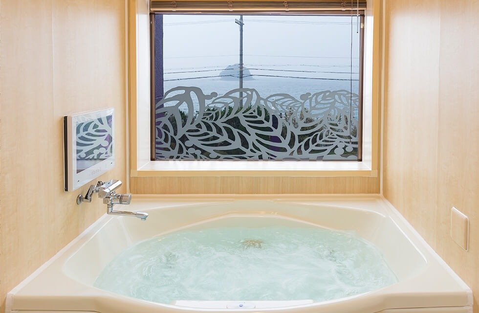海が見えるバスルーム